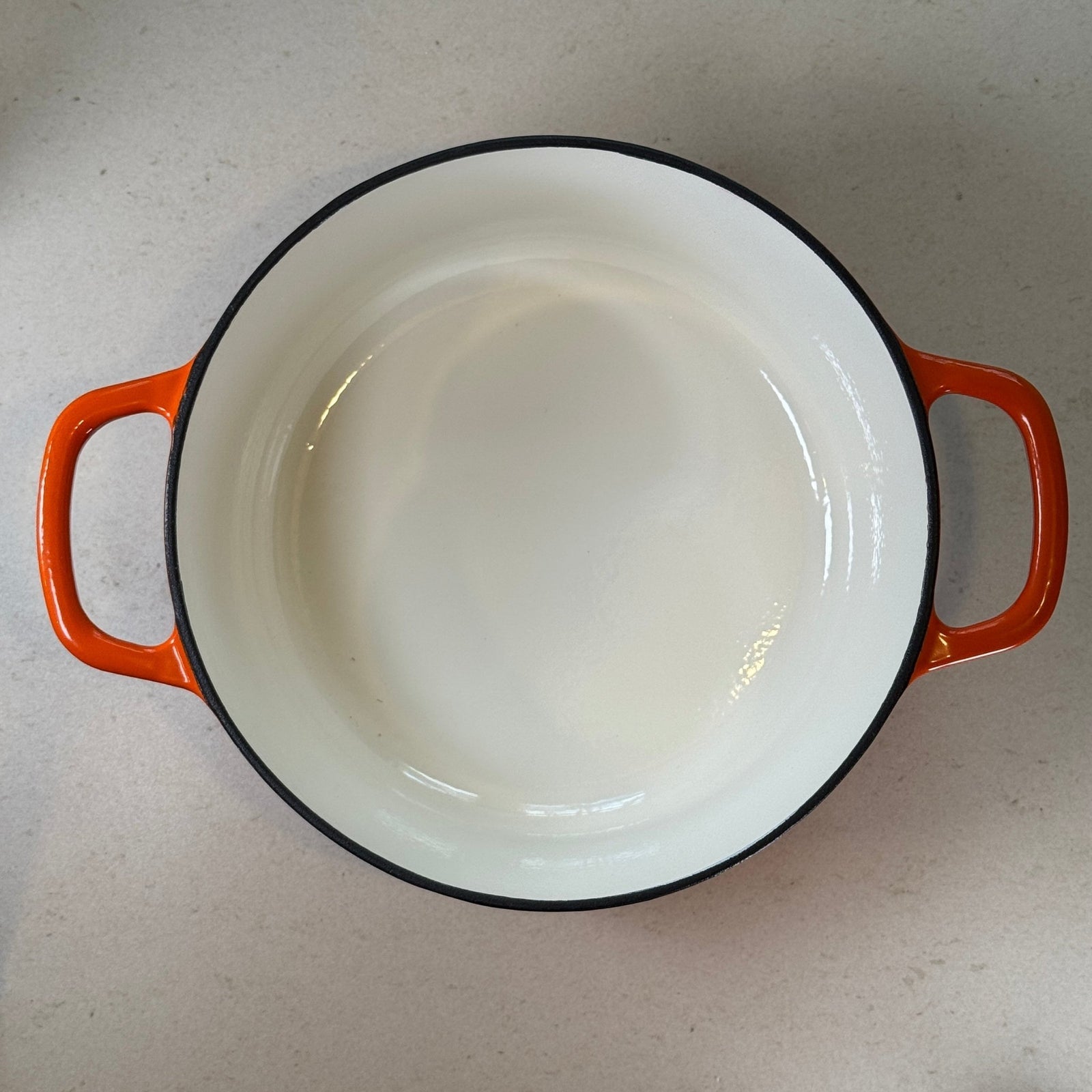 Cocotte ovale en fonte émaillée – Orange