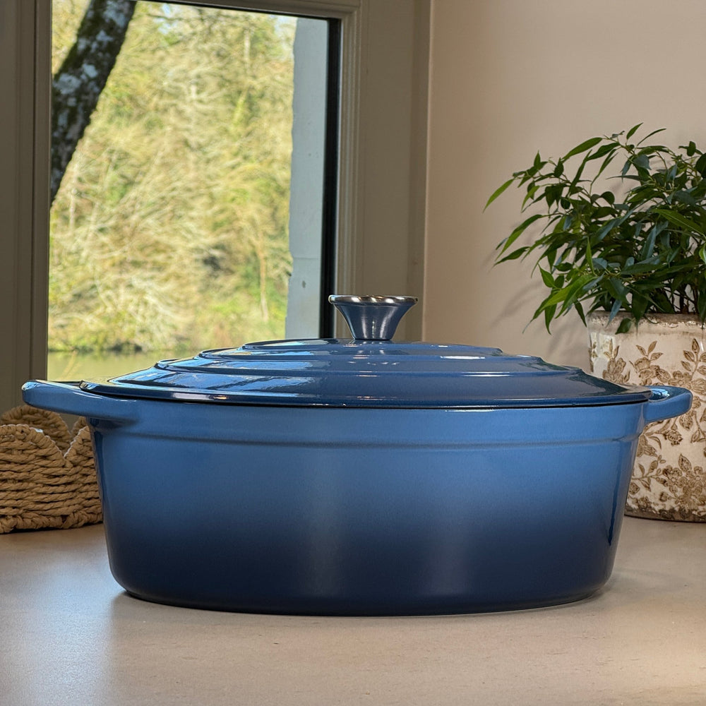 Cocotte ovale en fonte émaillée bleu perle
